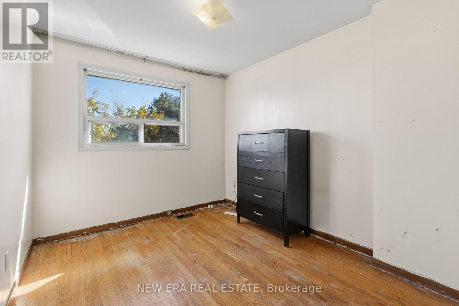 7306 Sills Road, Mississauga (Malton), Ontario  L4T 2K1 - Photo 21 - W14106496