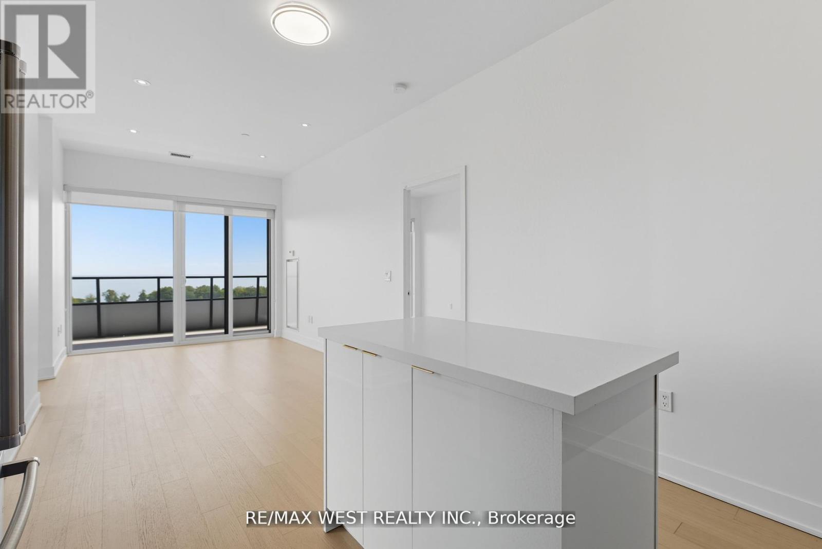 702 - 20 Shore Breeze Drive, Toronto (Mimico), Ontario  M8V 0C7 - Photo 7 - W14106534