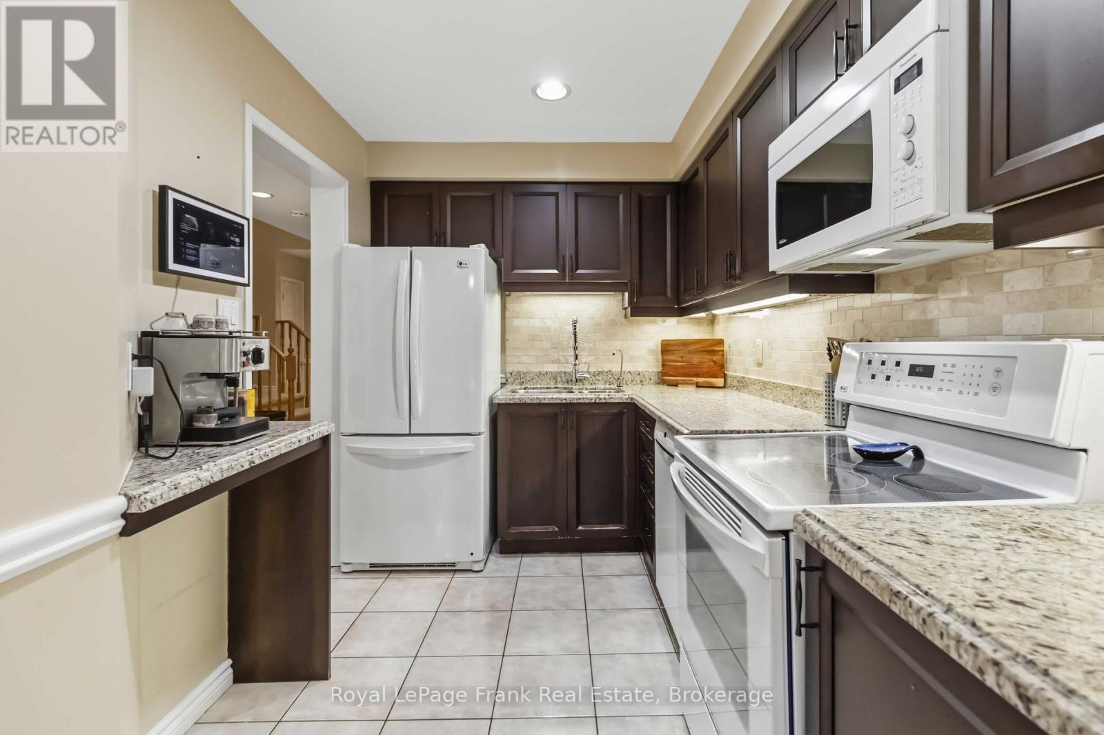 27 - 1385 Lakeshore Road W, Mississauga (Clarkson), Ontario  L5J 4T6 - Photo 12 - W14106614