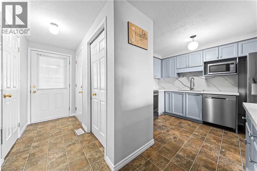 245 Red Clover Court, Kitchener, Ontario  N2E 4J5 - Photo 6 - 40873245