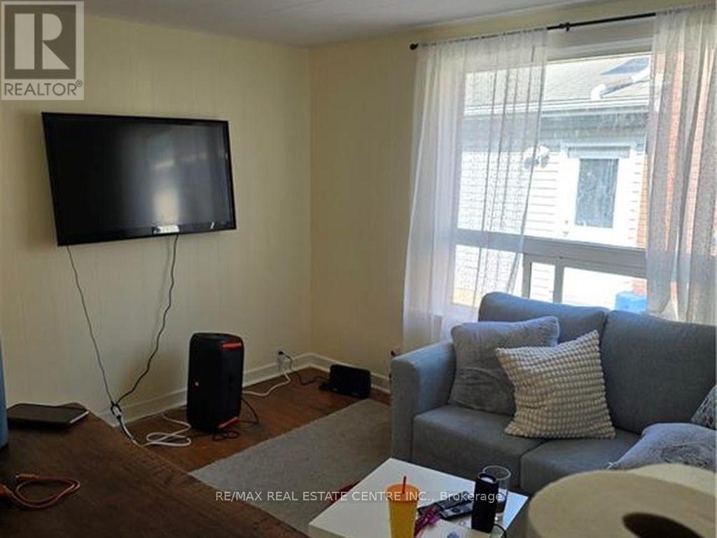 10 Marshall Street, Waterloo, Ontario  N2J 2T2 - Photo 9 - X14106286