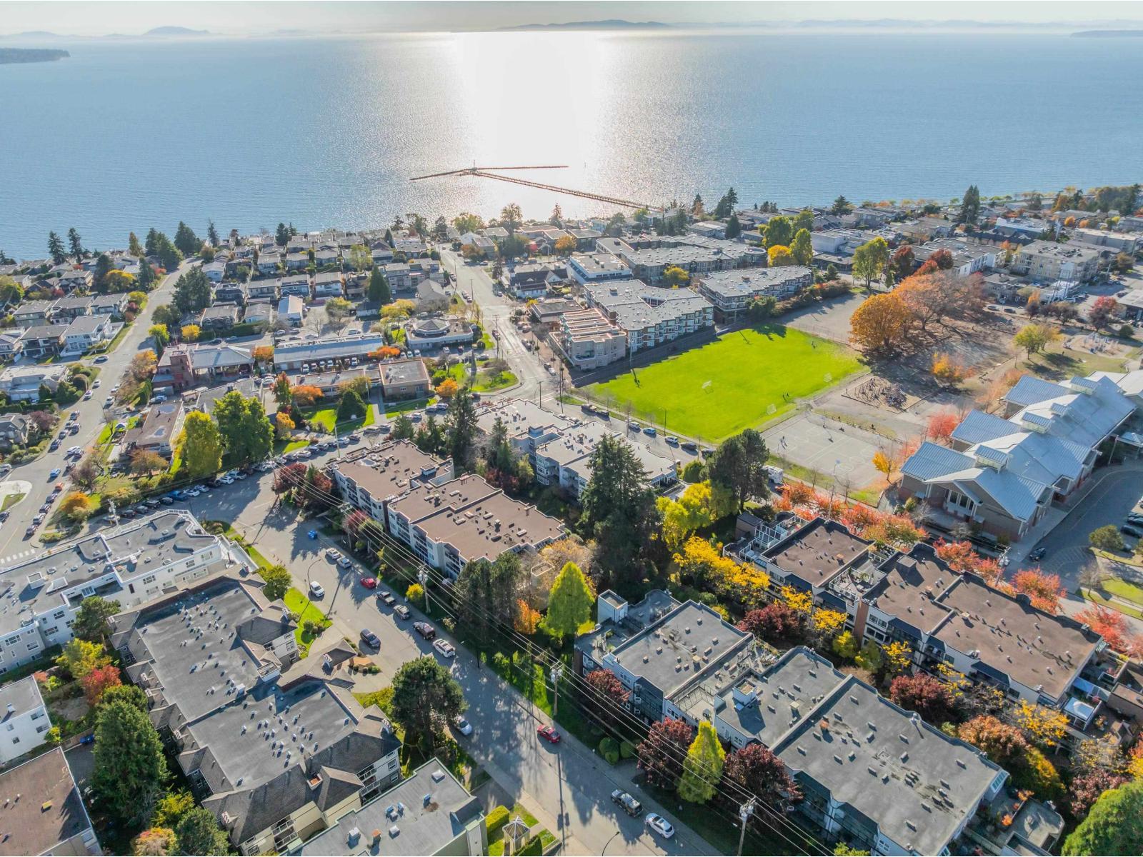306 1220 Fir Street, White Rock, British Columbia  V4B 4B1 - Photo 32 - R3177410