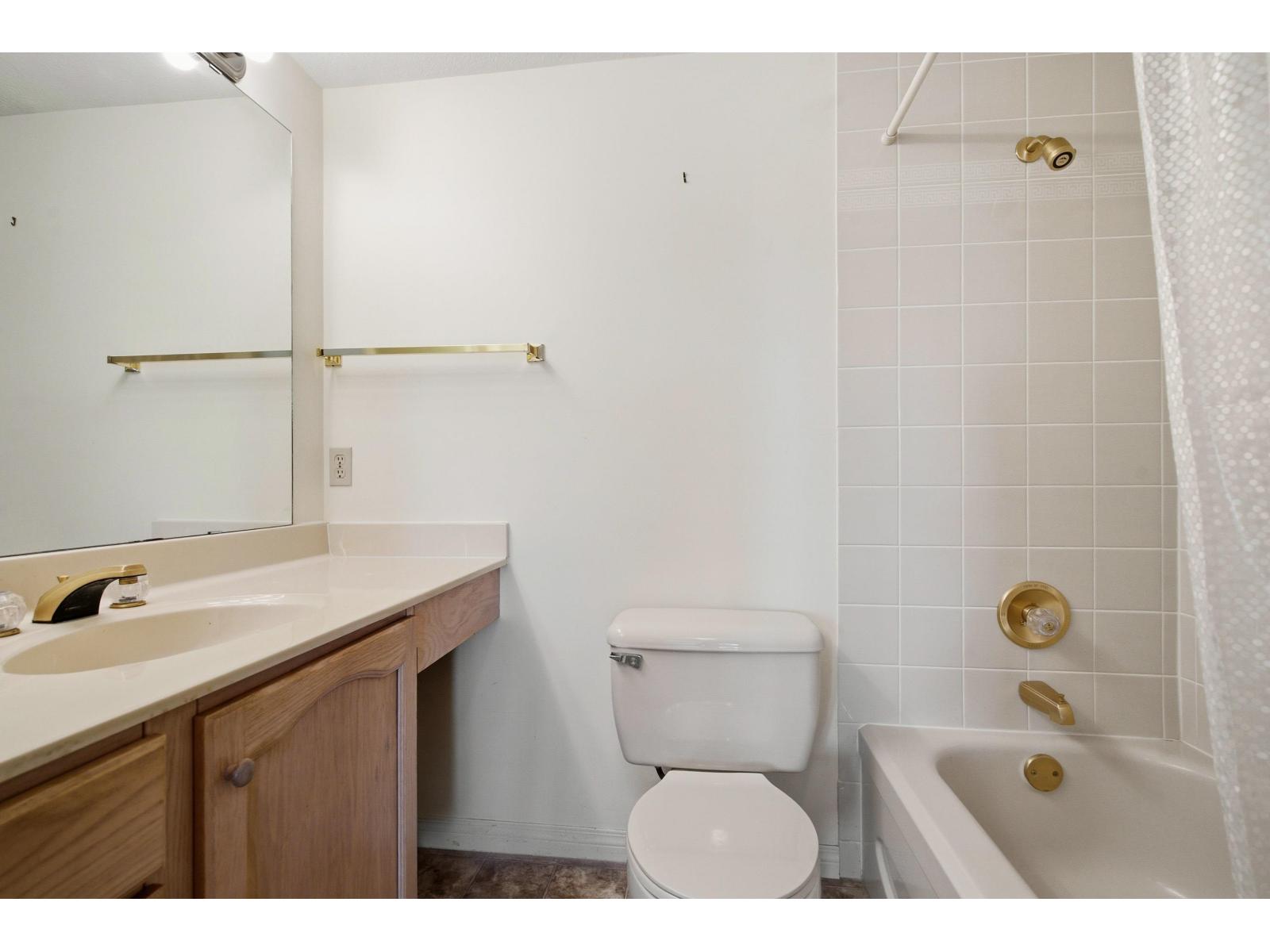 306 1220 Fir Street, White Rock, British Columbia  V4B 4B1 - Photo 17 - R3177410