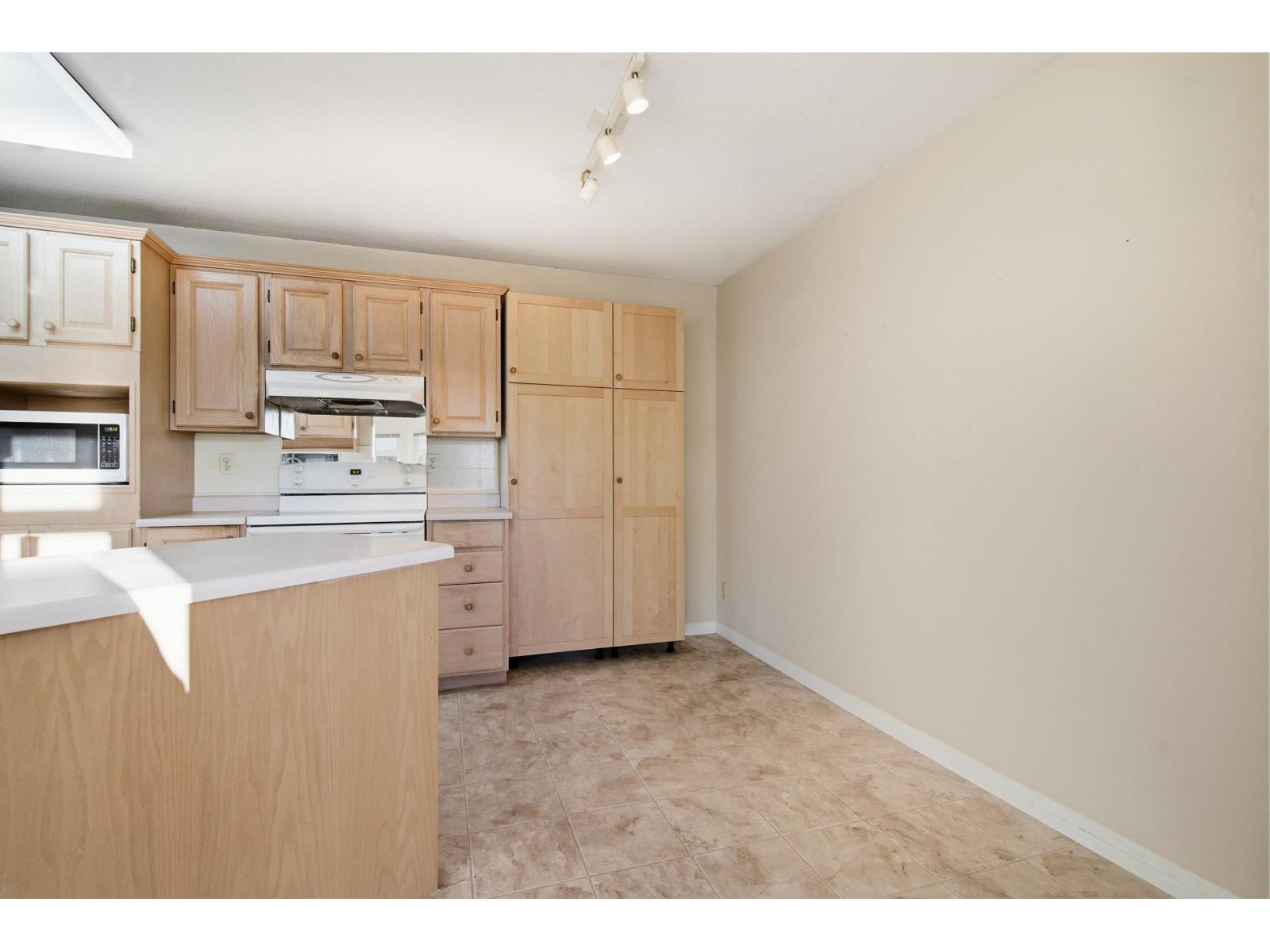 306 1220 Fir Street, White Rock, British Columbia  V4B 4B1 - Photo 14 - R3177410
