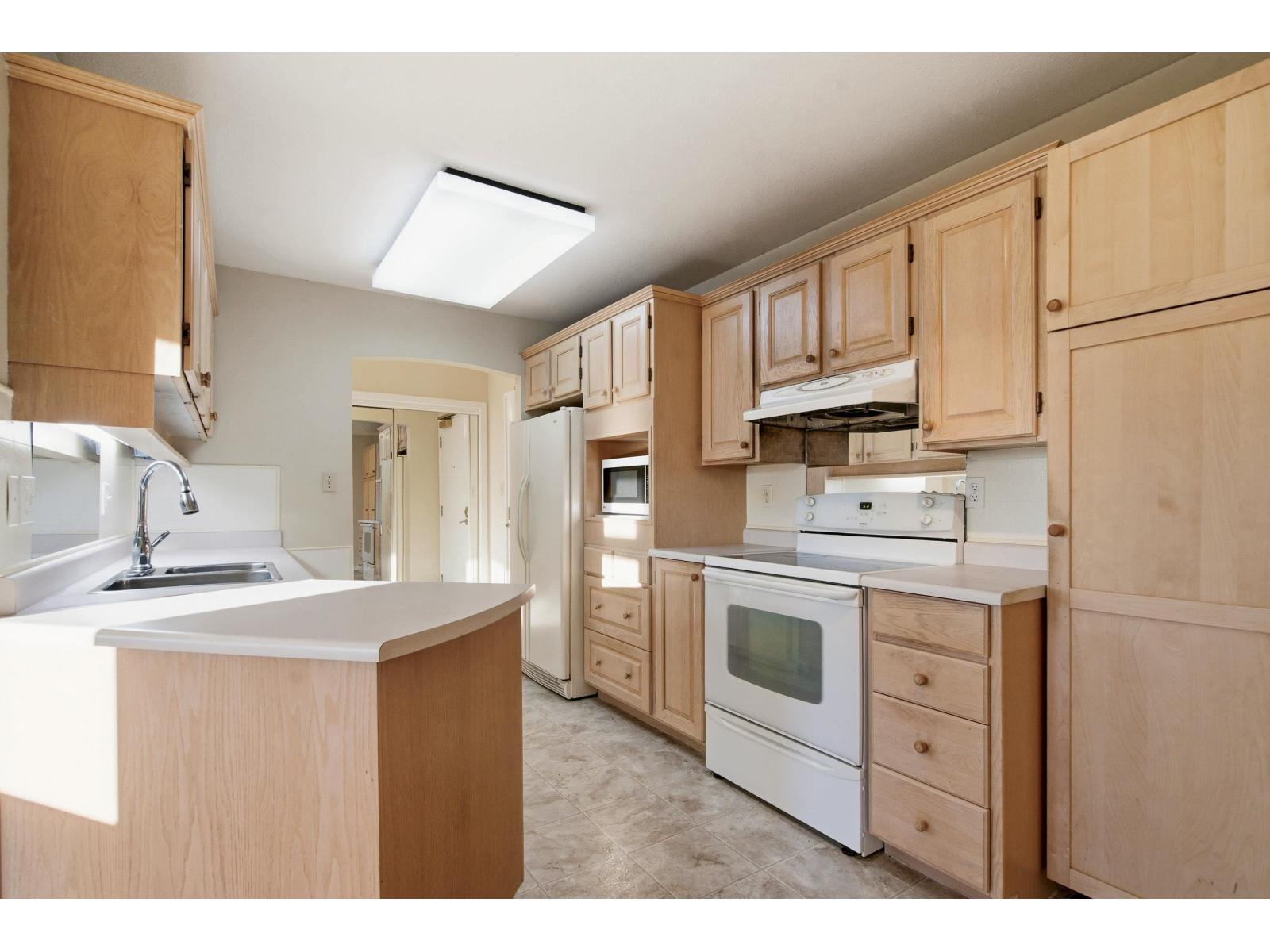 306 1220 Fir Street, White Rock, British Columbia  V4B 4B1 - Photo 13 - R3177410