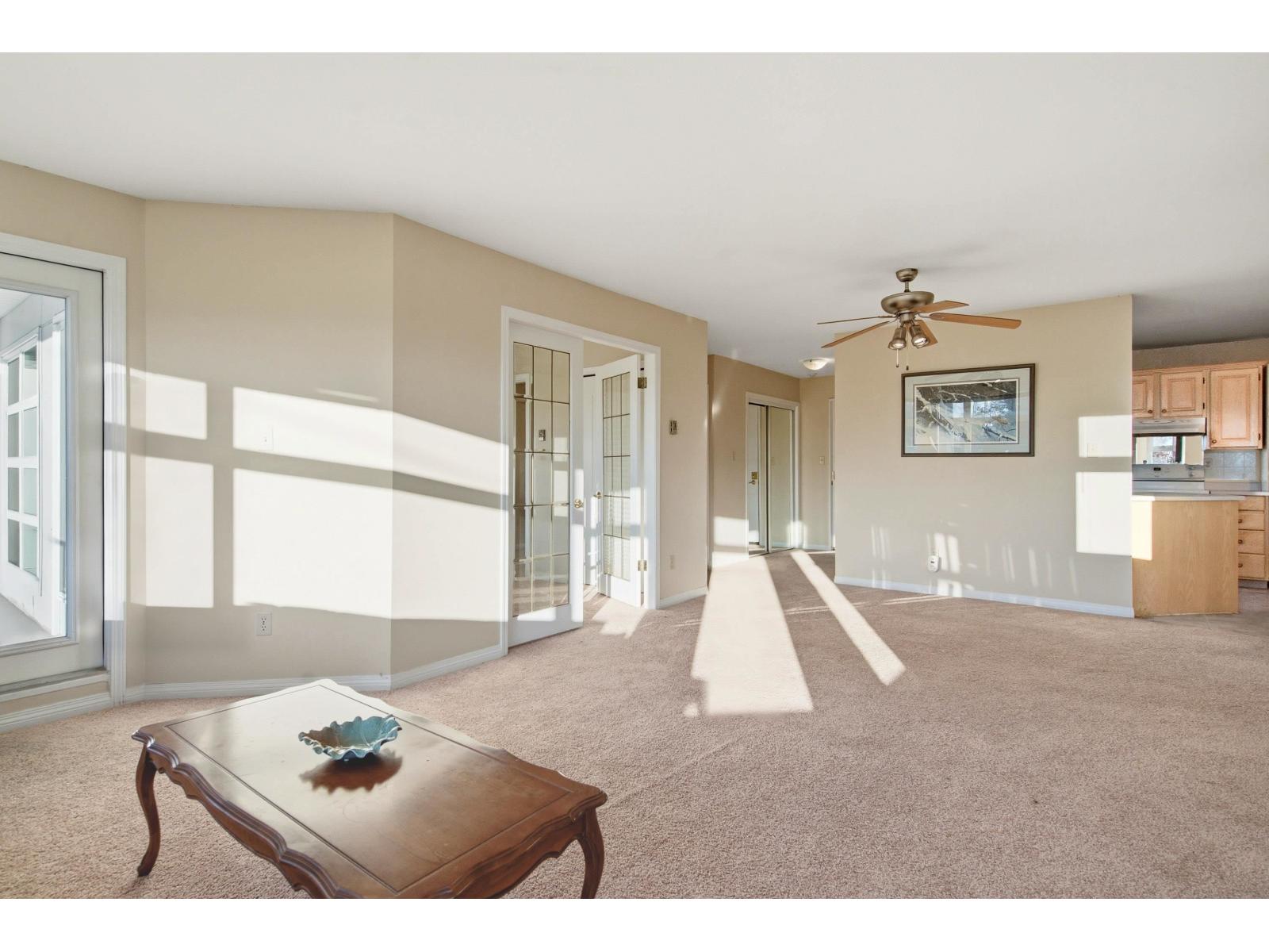 306 1220 Fir Street, White Rock, British Columbia  V4B 4B1 - Photo 6 - R3177410