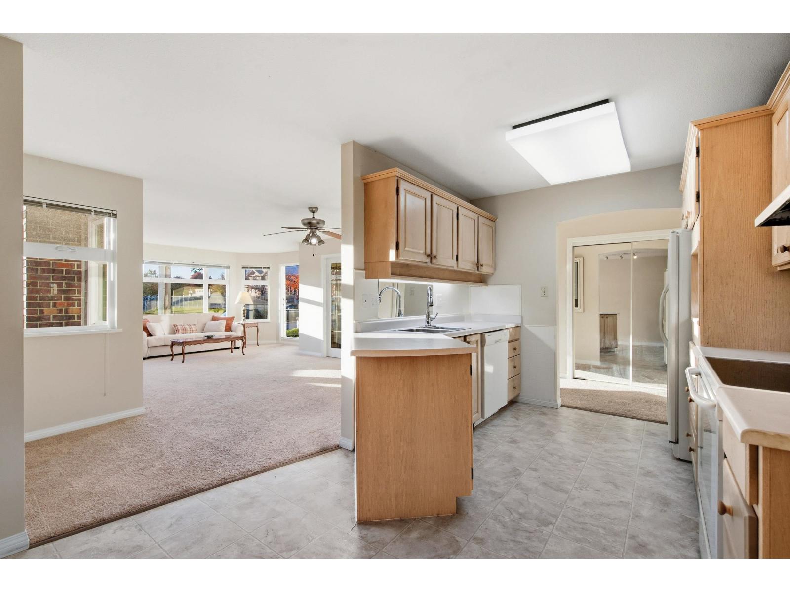 306 1220 Fir Street, White Rock, British Columbia  V4B 4B1 - Photo 11 - R3177410