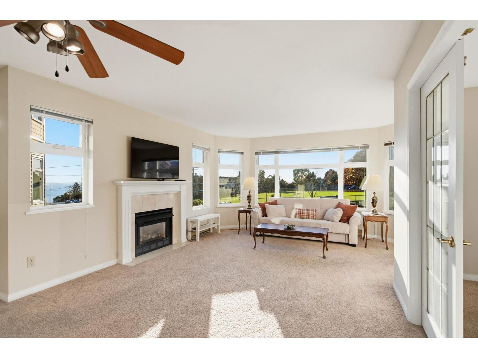306 1220 Fir Street, White Rock, British Columbia  V4B 4B1 - Photo 5 - R3177410