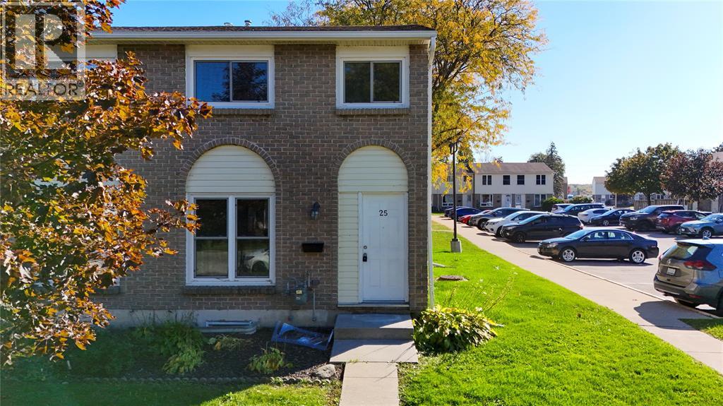 27 Turner Drive Unit# 25, Sarnia, Ontario  N7S 4R9 - Photo 2 - 26026004