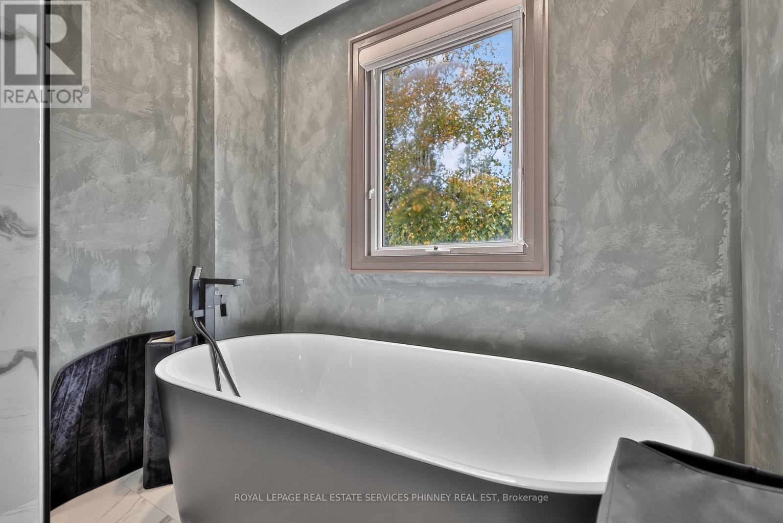 4329 Hartfield Grove, Mississauga, Ontario  L4W 2Y6 - Photo 21 - W14082034