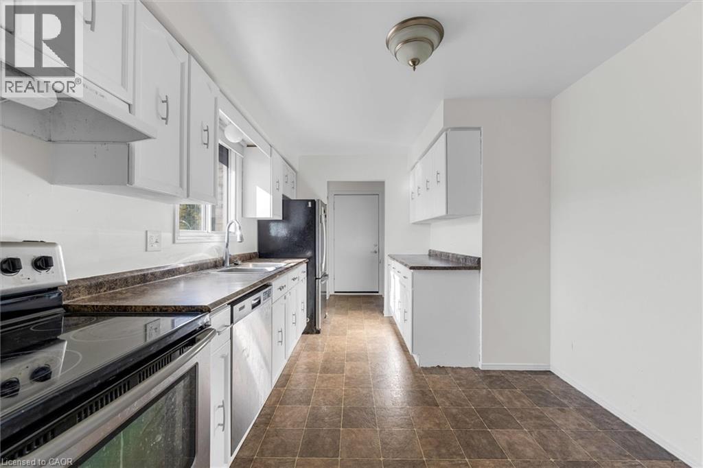 16 Crystal Court, Cambridge, Ontario  N1R 7T2 - Photo 9 - 40870296
