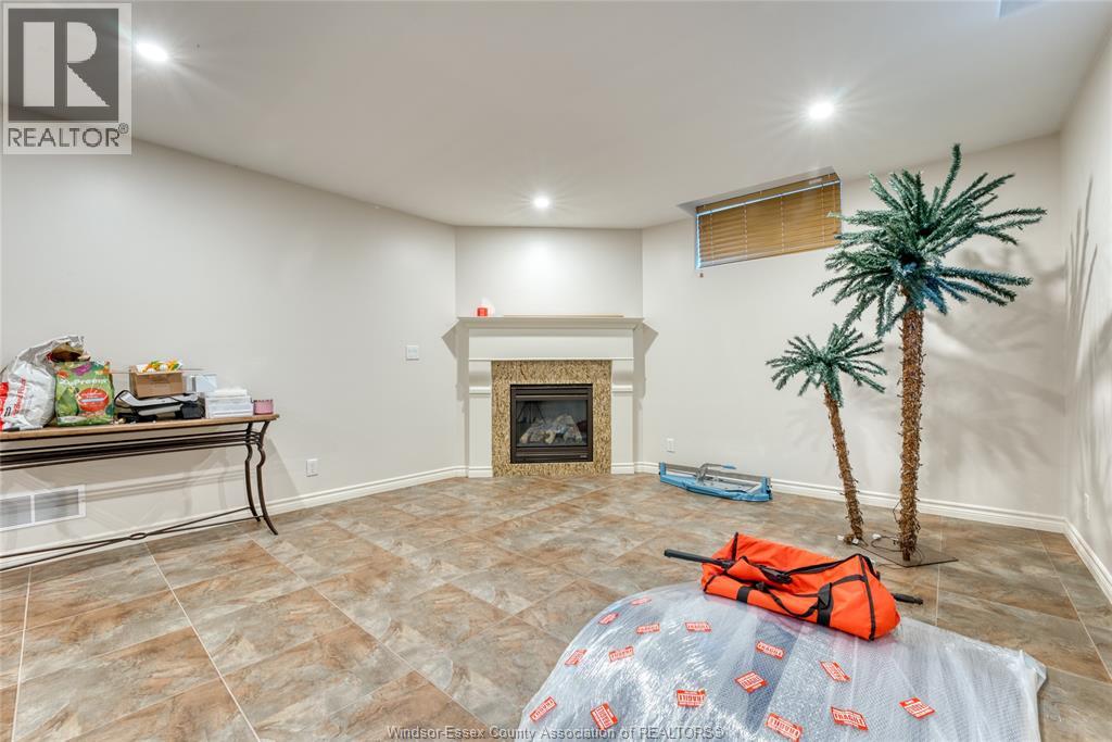 201 Ellison, Leamington, Ontario  N8H 5J2 - Photo 35 - 26026006