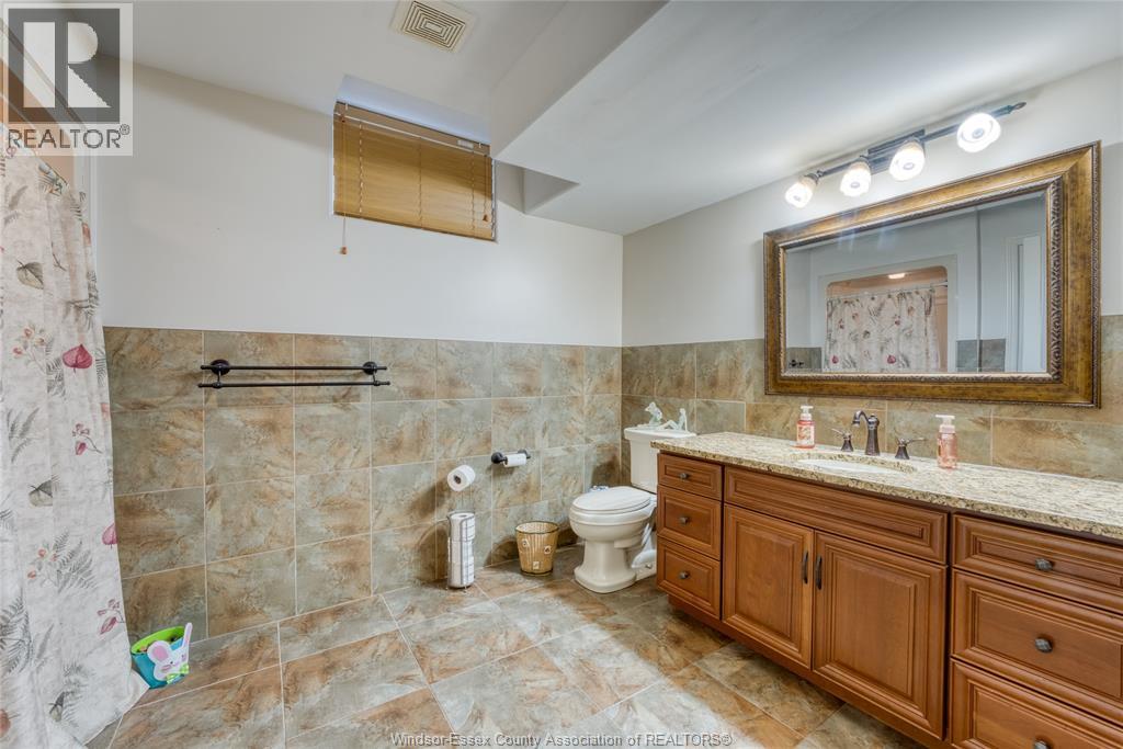 201 Ellison, Leamington, Ontario  N8H 5J2 - Photo 39 - 26026006