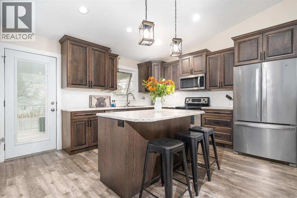 316 3 Street W