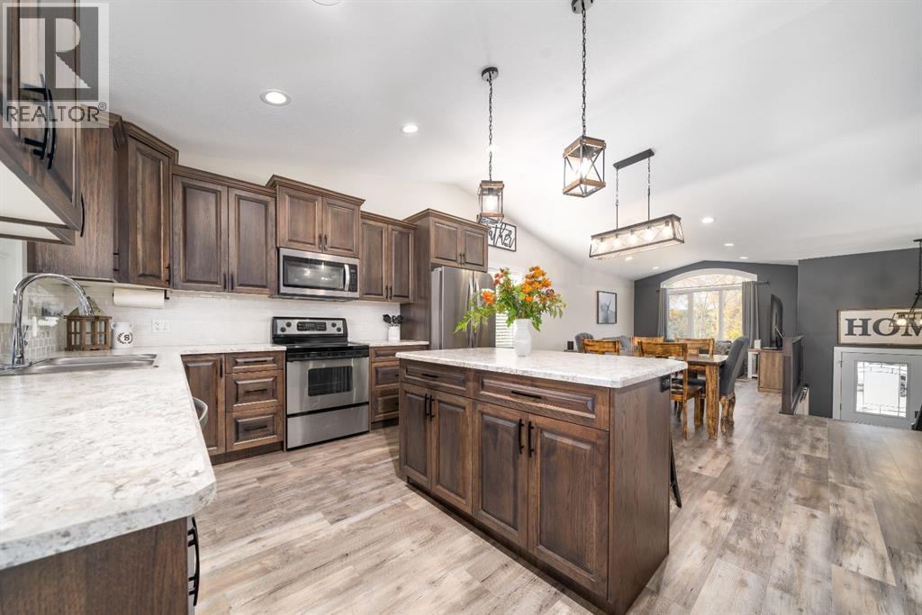 316 3 Street W