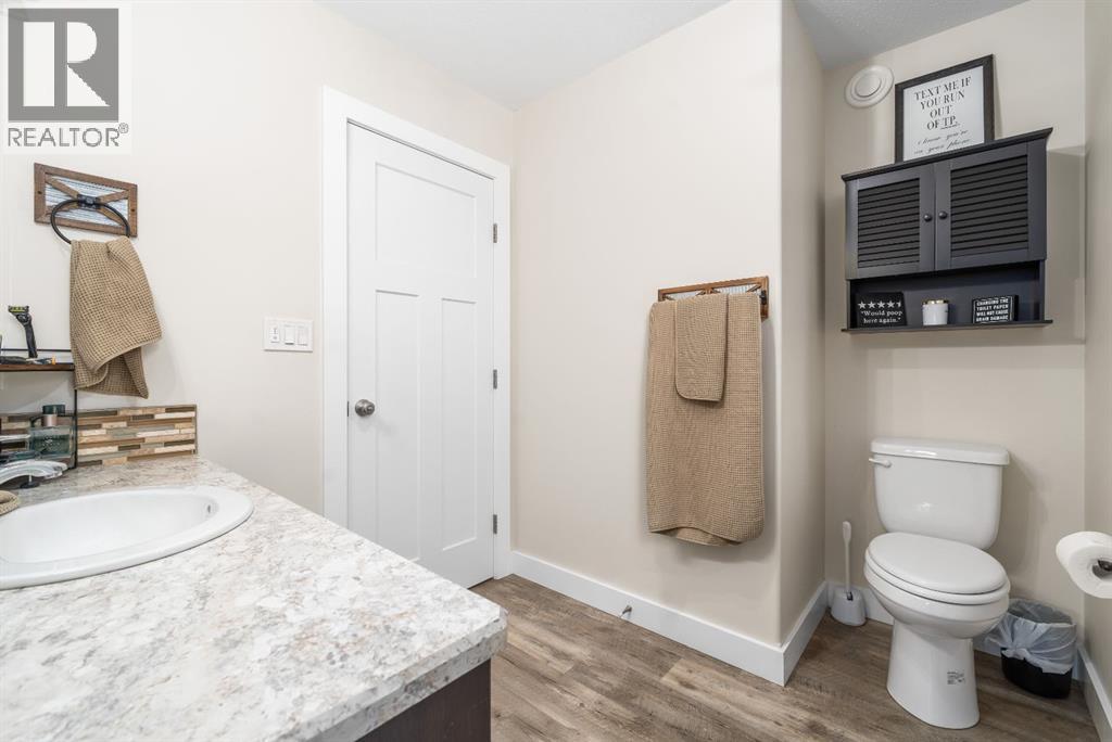 316 3 Street W