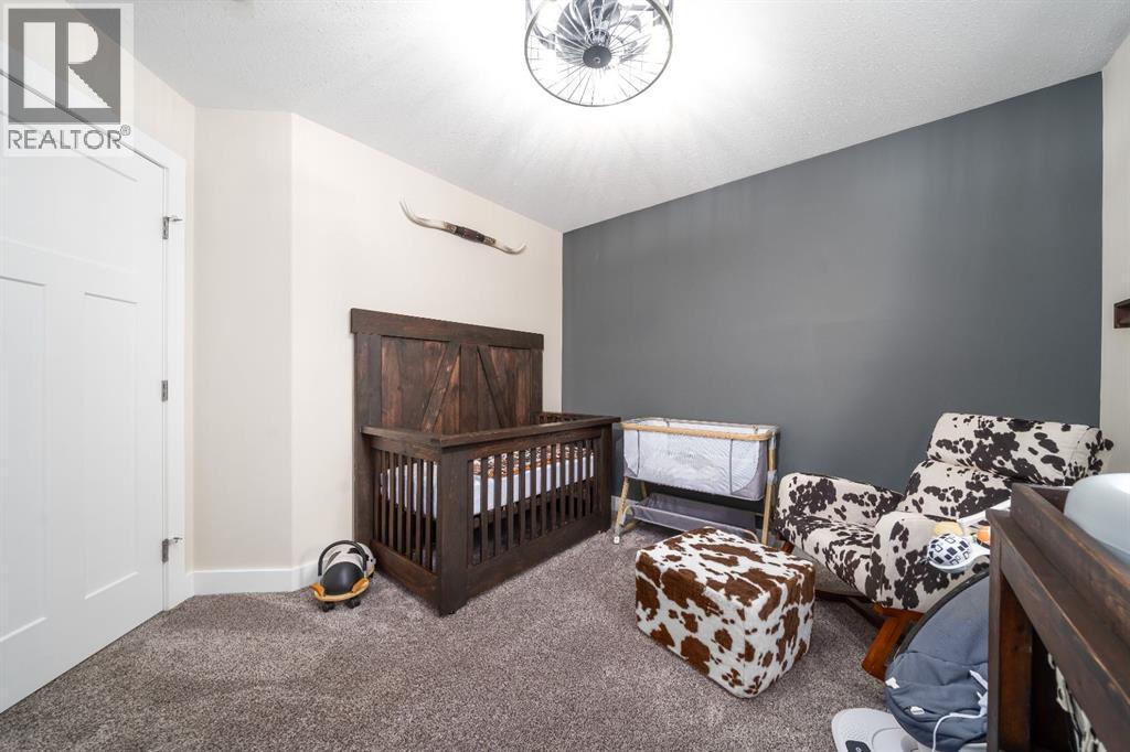 316 3 Street W