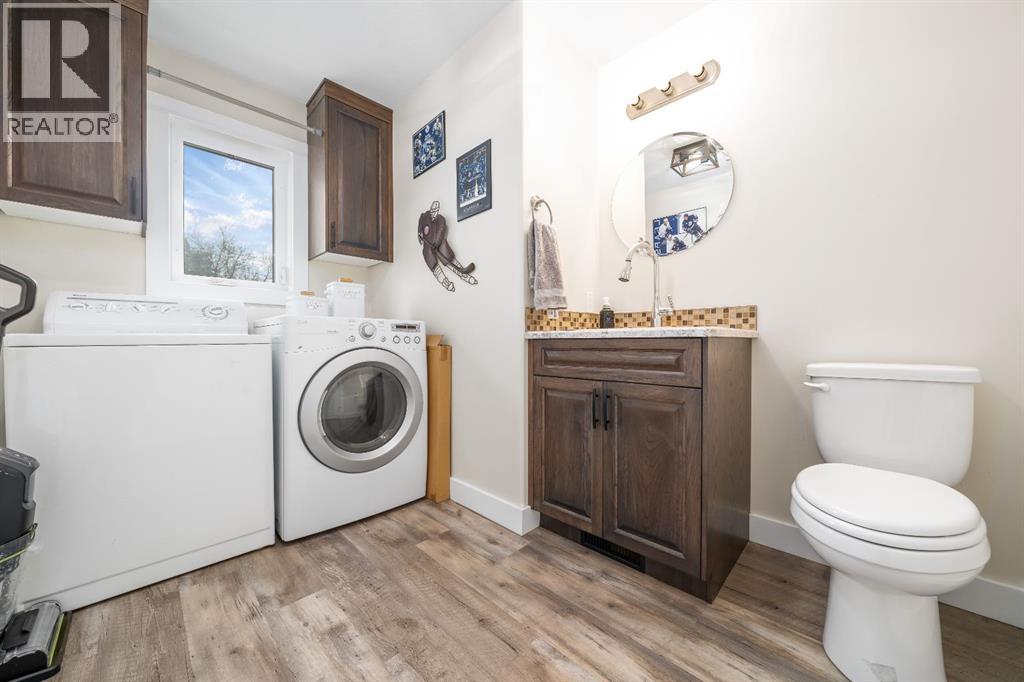 316 3 Street W