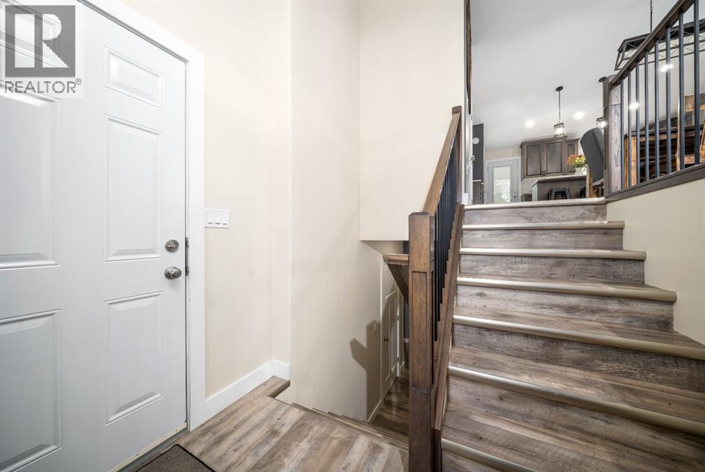 316 3 Street W