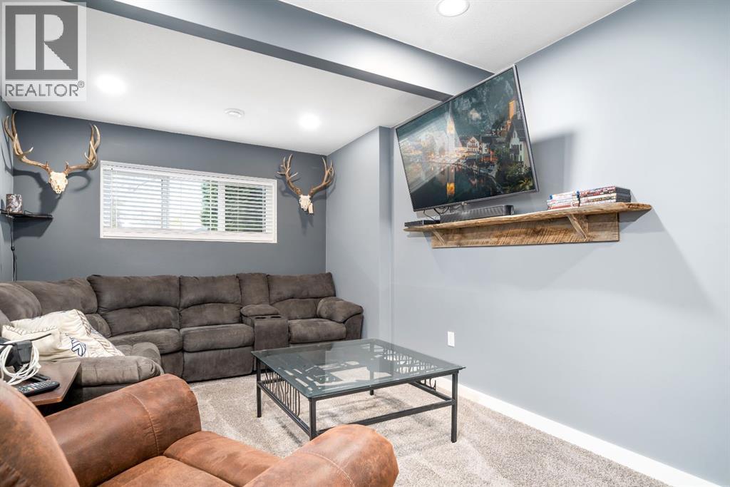 316 3 Street W