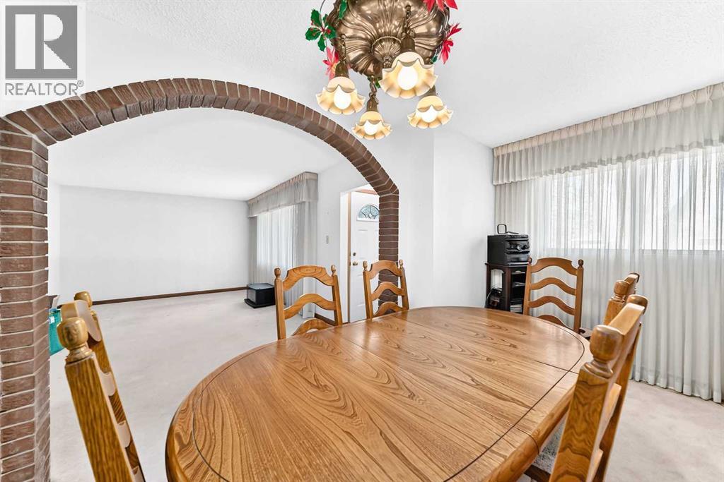 3 Croydon Road NW, Calgary, Alberta  t2k 1s4 - Photo 11 - A2345642