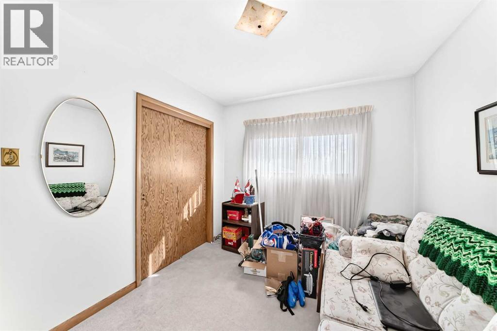 3 Croydon Road NW, Calgary, Alberta  t2k 1s4 - Photo 17 - A2345642