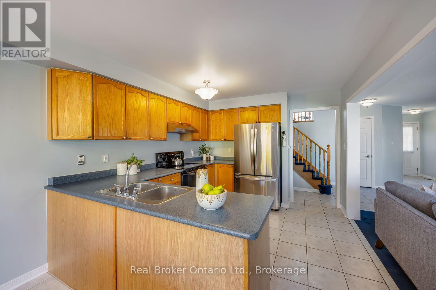 213 Hutton Place, Clarington, Ontario  L1C 5K1 - Photo 7 - E14106660
