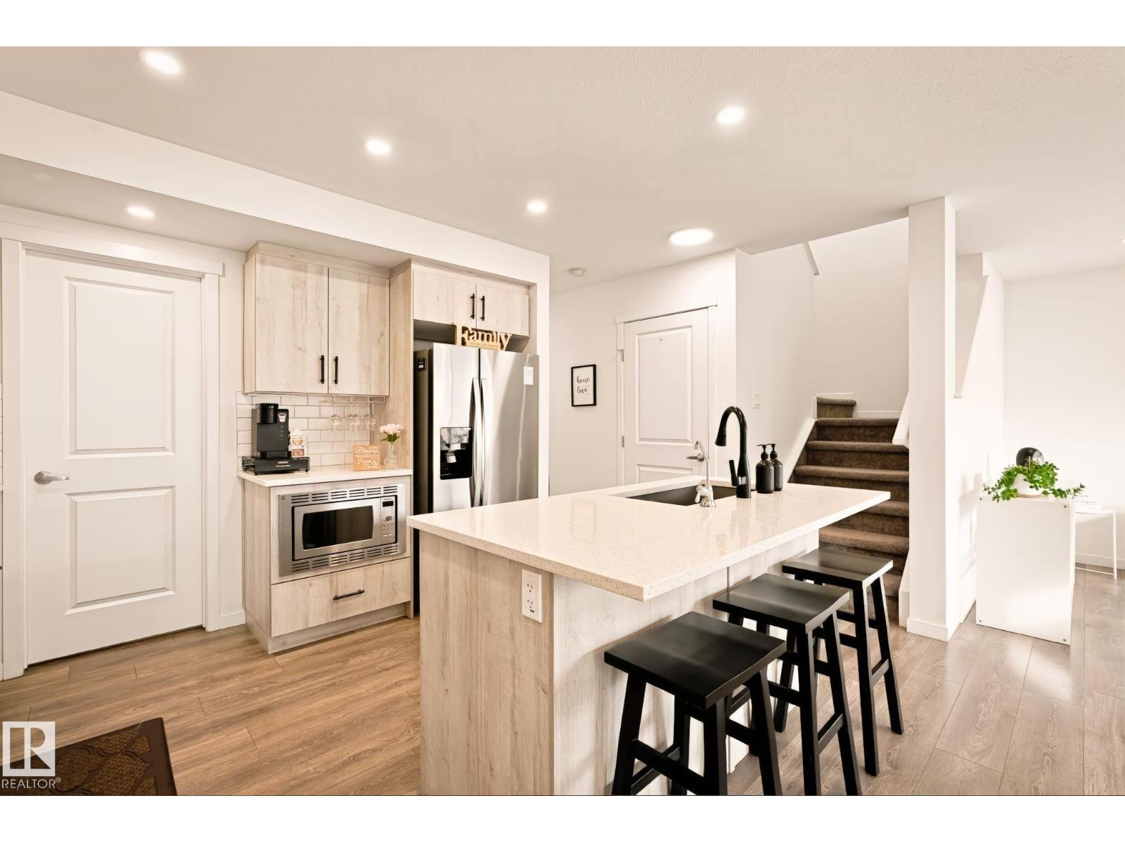 9507 228 ST NW
