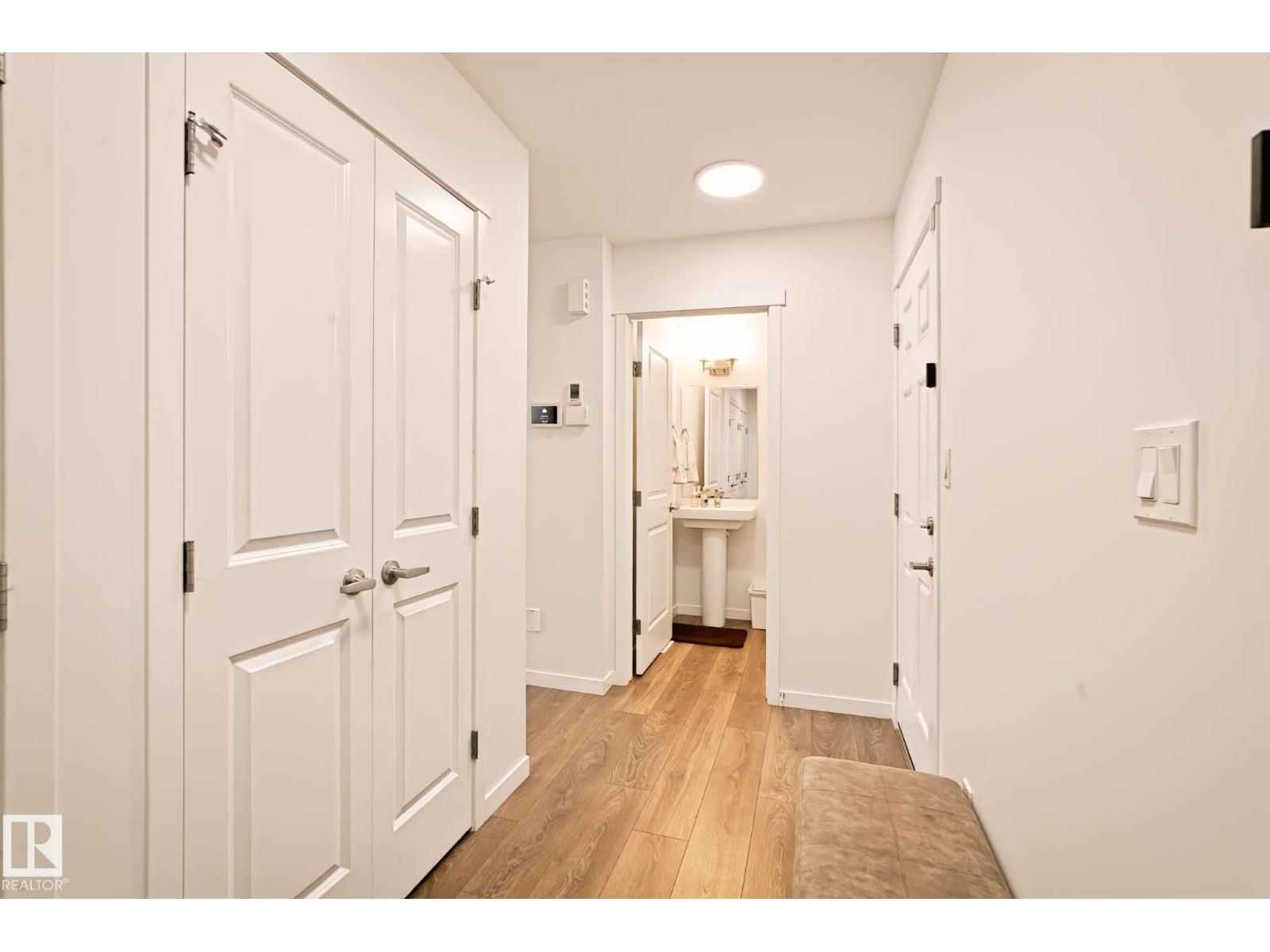 9507 228 ST NW
