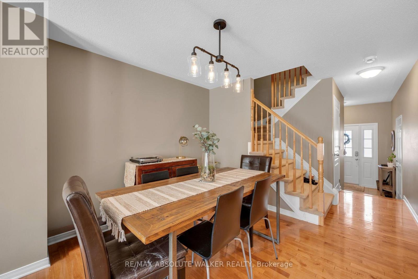 518 Fordell Avenue, Ottawa, Ontario  K2W 0B4 - Photo 5 - X14106714
