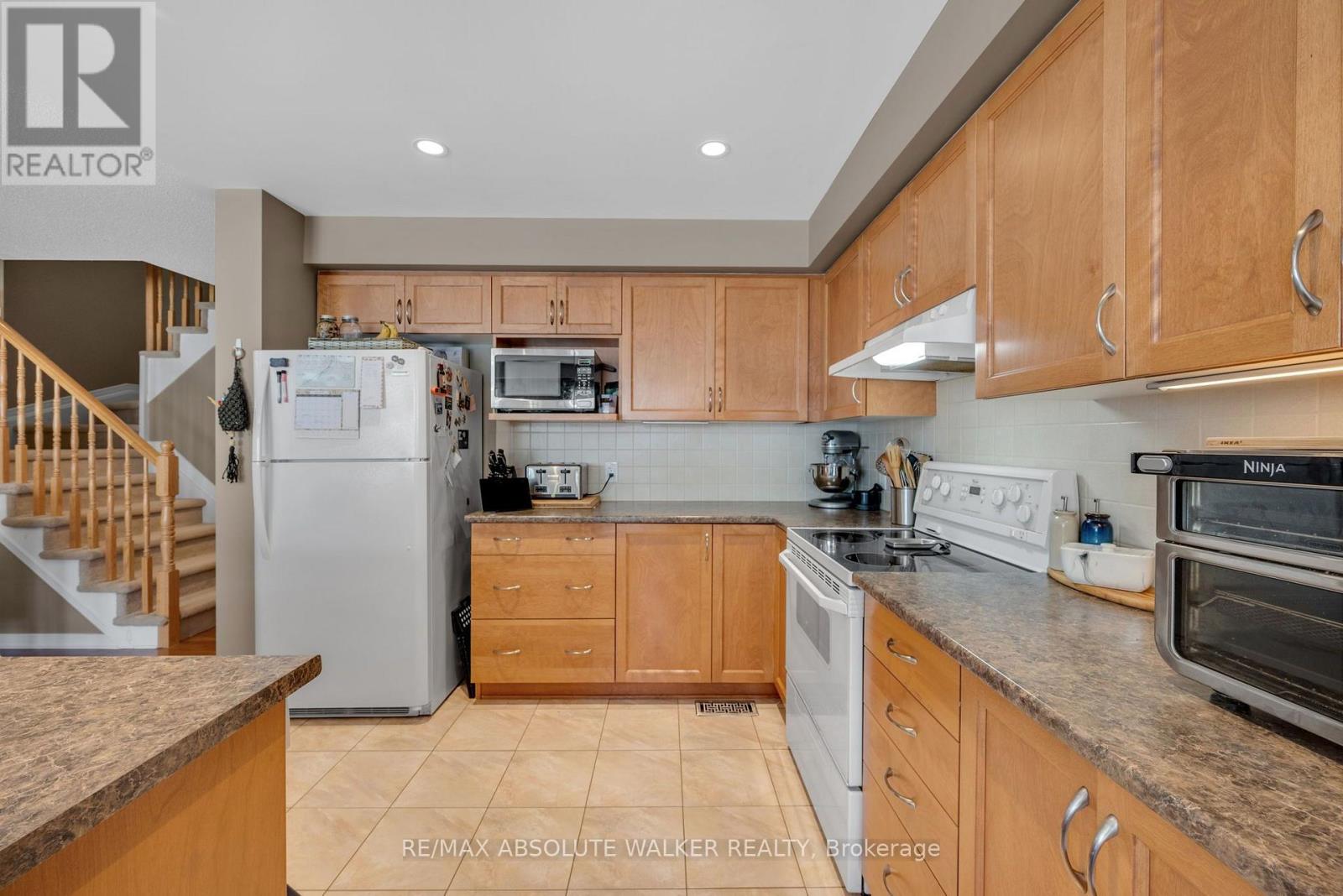 518 Fordell Avenue, Ottawa, Ontario  K2W 0B4 - Photo 8 - X14106714