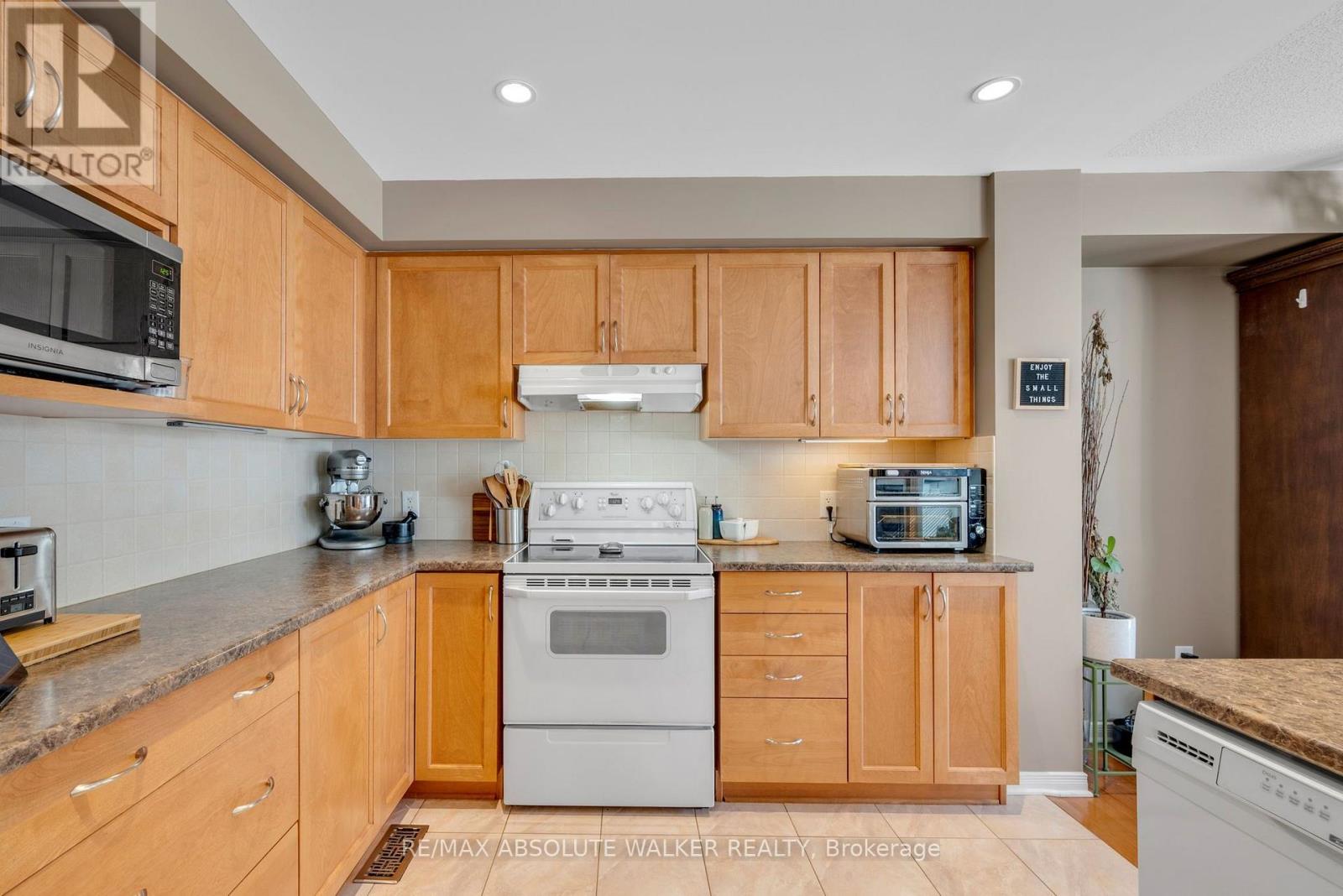 518 Fordell Avenue, Ottawa, Ontario  K2W 0B4 - Photo 9 - X14106714
