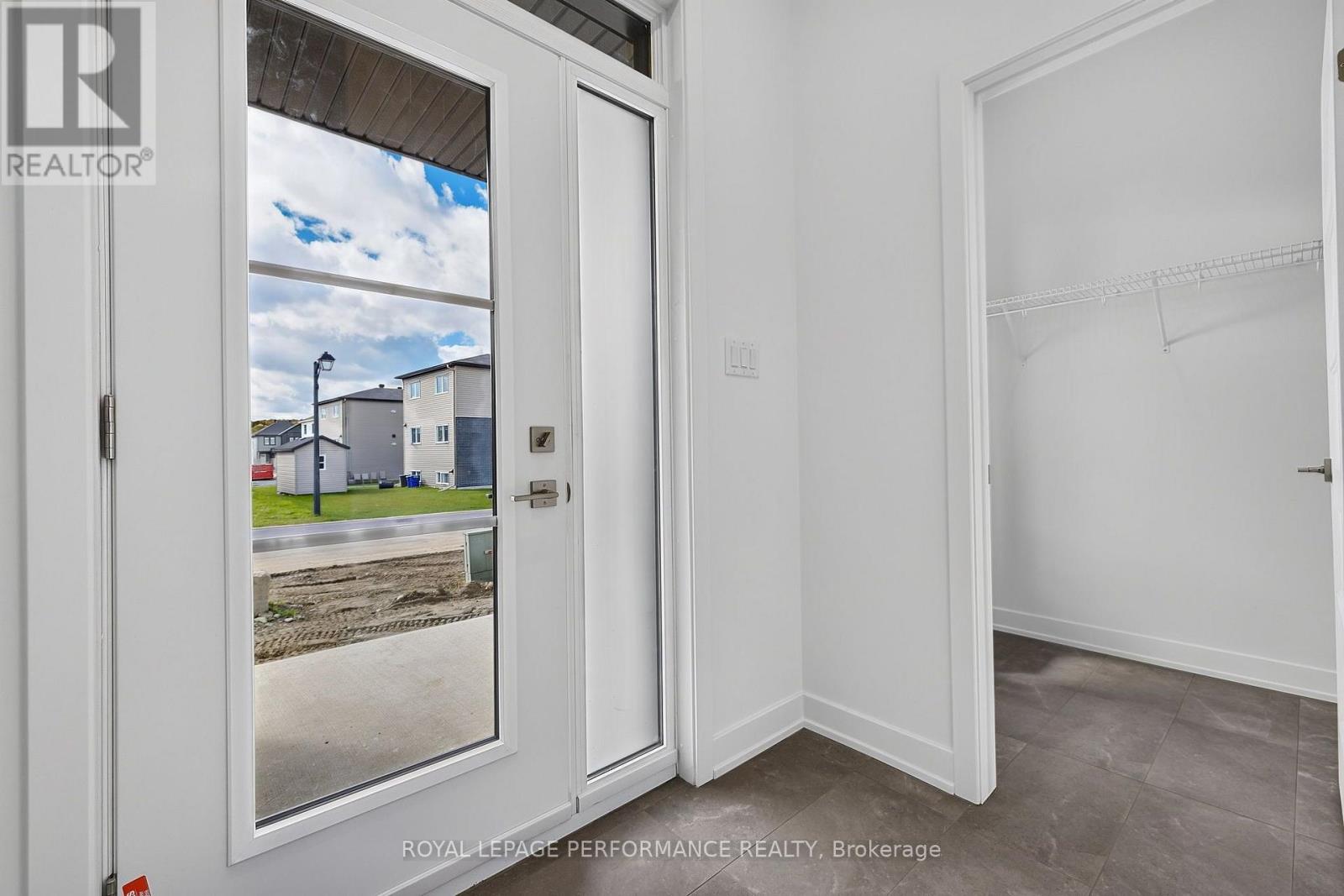 1367 Diamond Street, Clarence-Rockland, Ontario  K4K 0M6 - Photo 2 - X14106730