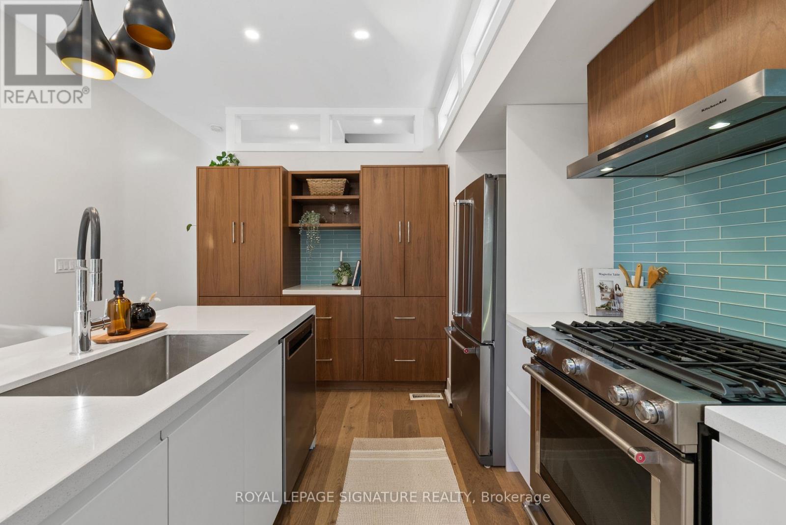 540 Crawford Street, Toronto (Palmerston-Little Italy), Ontario  M6G 3J8 - Photo 13 - C14106800