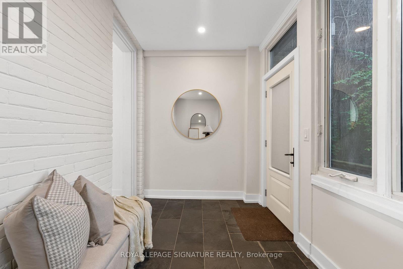 540 Crawford Street, Toronto (Palmerston-Little Italy), Ontario  M6G 3J8 - Photo 4 - C14106800