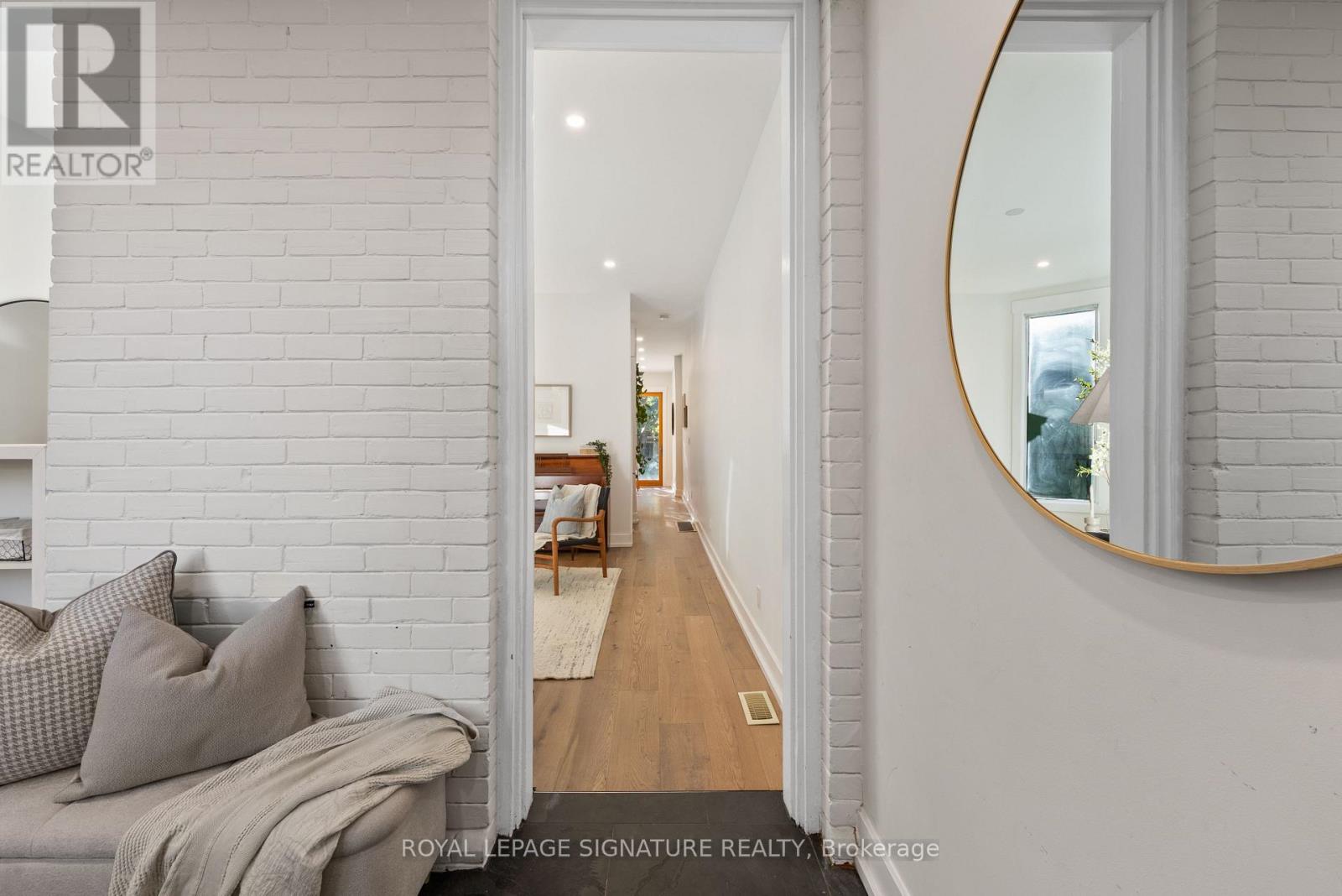 540 Crawford Street, Toronto (Palmerston-Little Italy), Ontario  M6G 3J8 - Photo 5 - C14106800