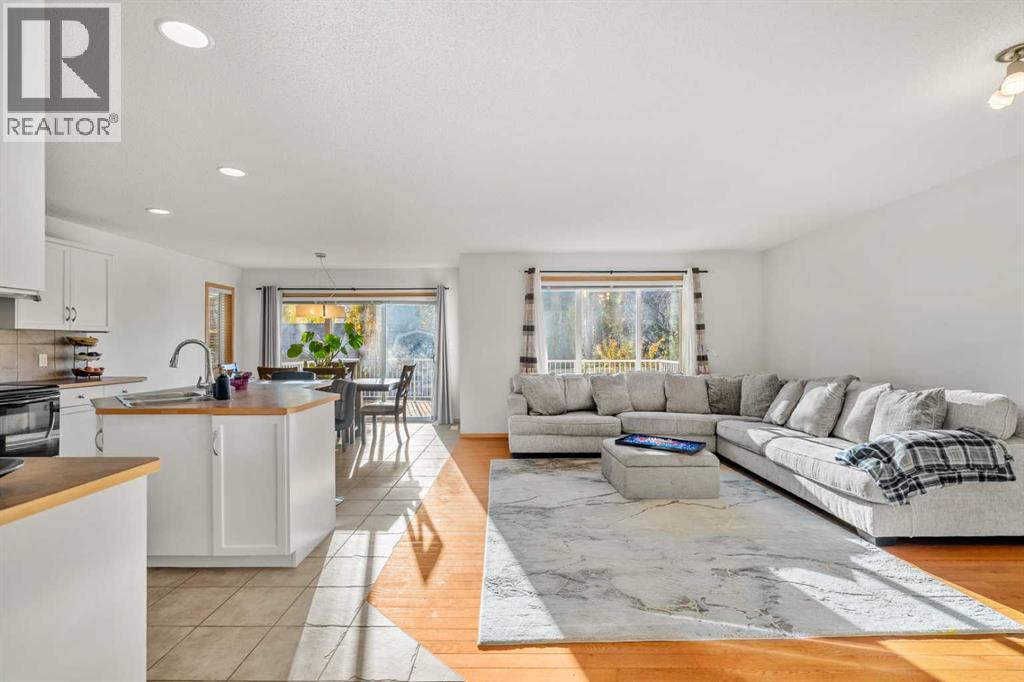 116 Tuscany Ravine Crescent NW, Calgary, Alberta  T3L 2X2 - Photo 2 - A2354016