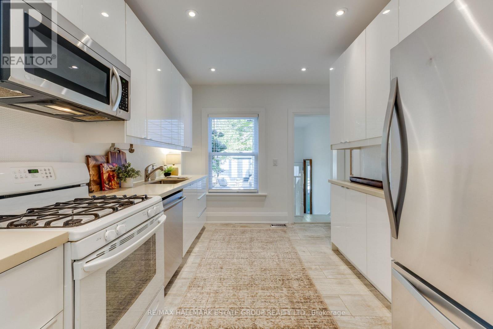 105 Lee Avenue, Toronto, Ontario  M4E 2P2 - Photo 33 - E14106796