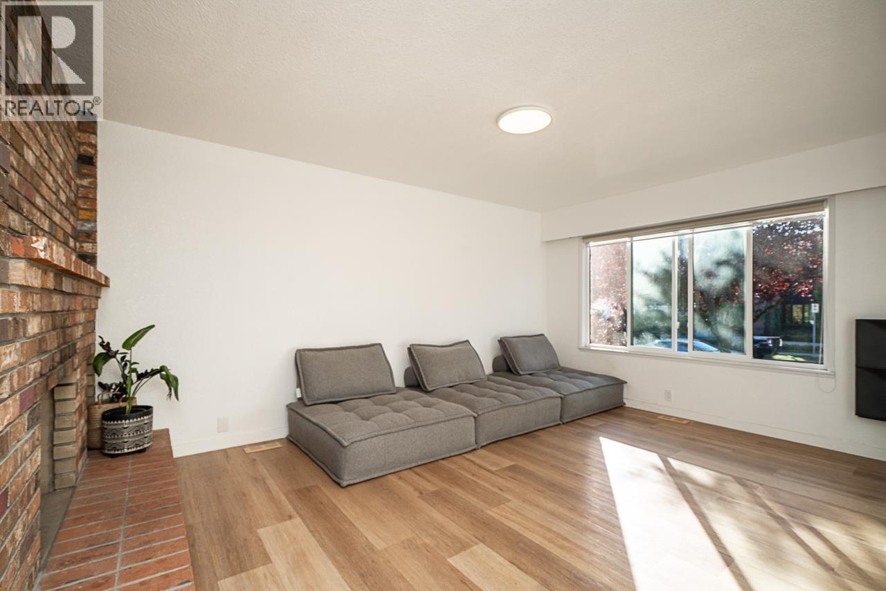 4xxx Eton Street, Burnaby, British Columbia  V5C 1K1 - Photo 5 - R3177722