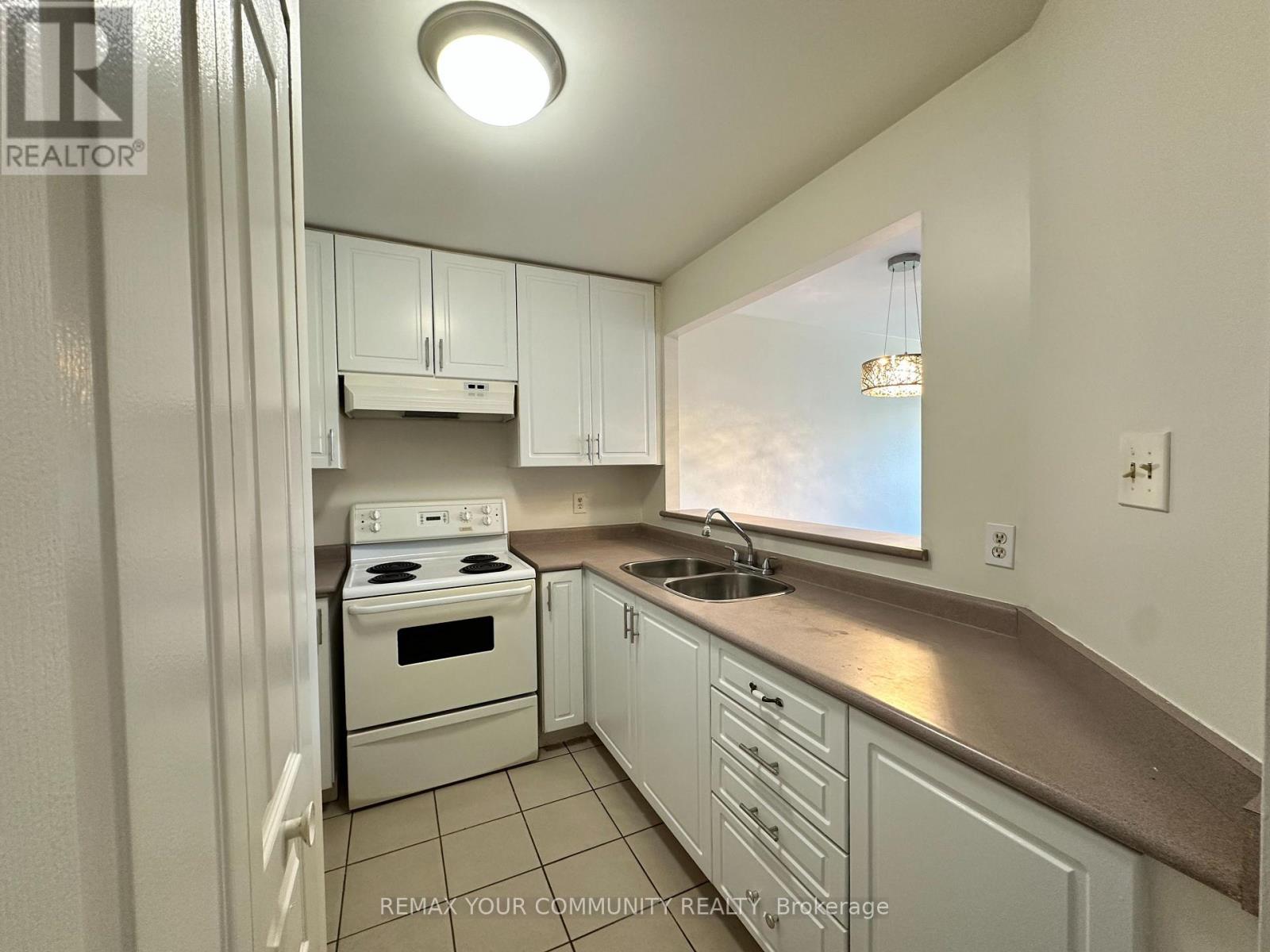 305 - 15207 Yonge Street, Aurora (Aurora Village), Ontario  L4G 1L8 - Photo 5 - N14106750