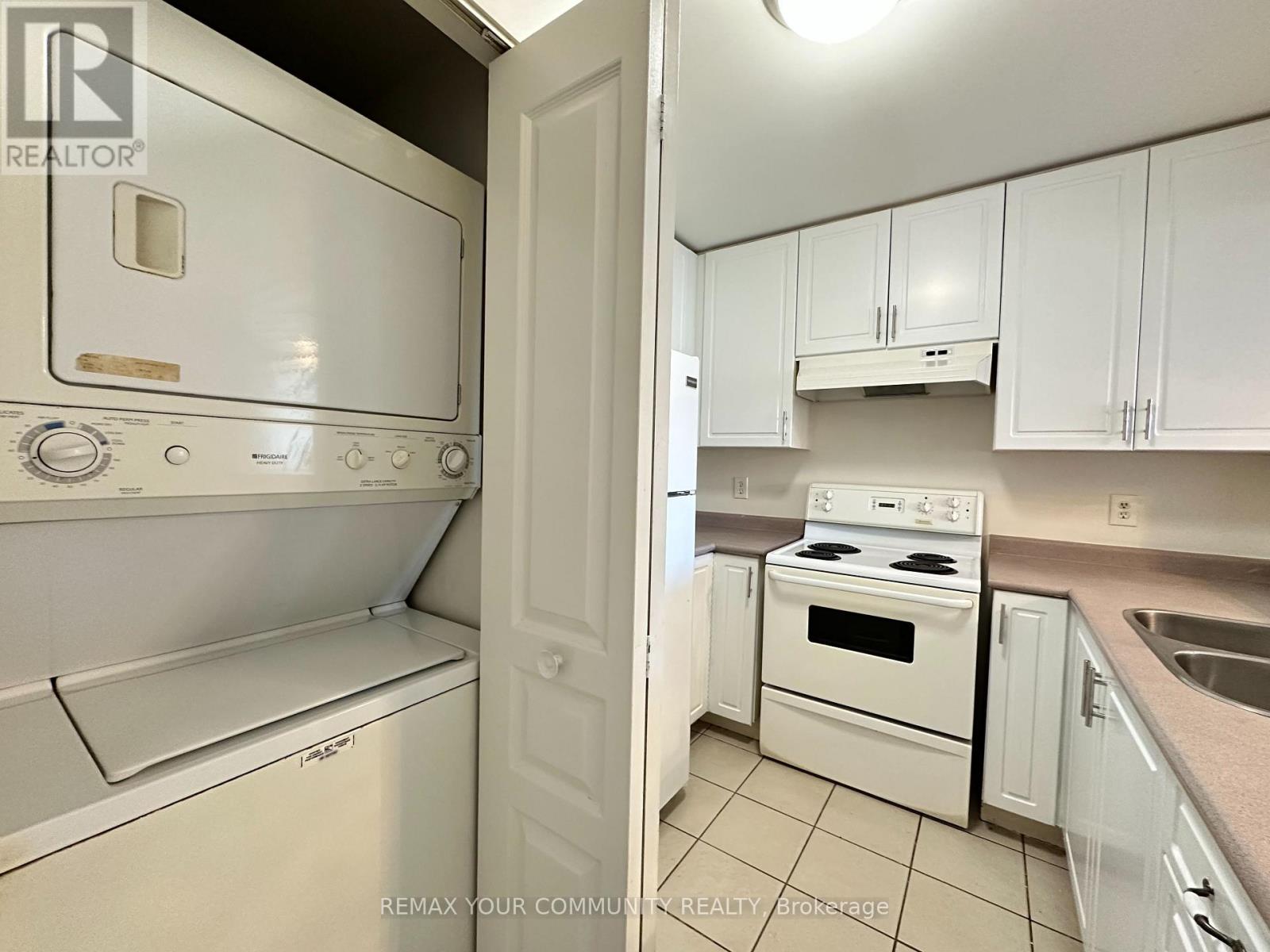 305 - 15207 Yonge Street, Aurora (Aurora Village), Ontario  L4G 1L8 - Photo 6 - N14106750