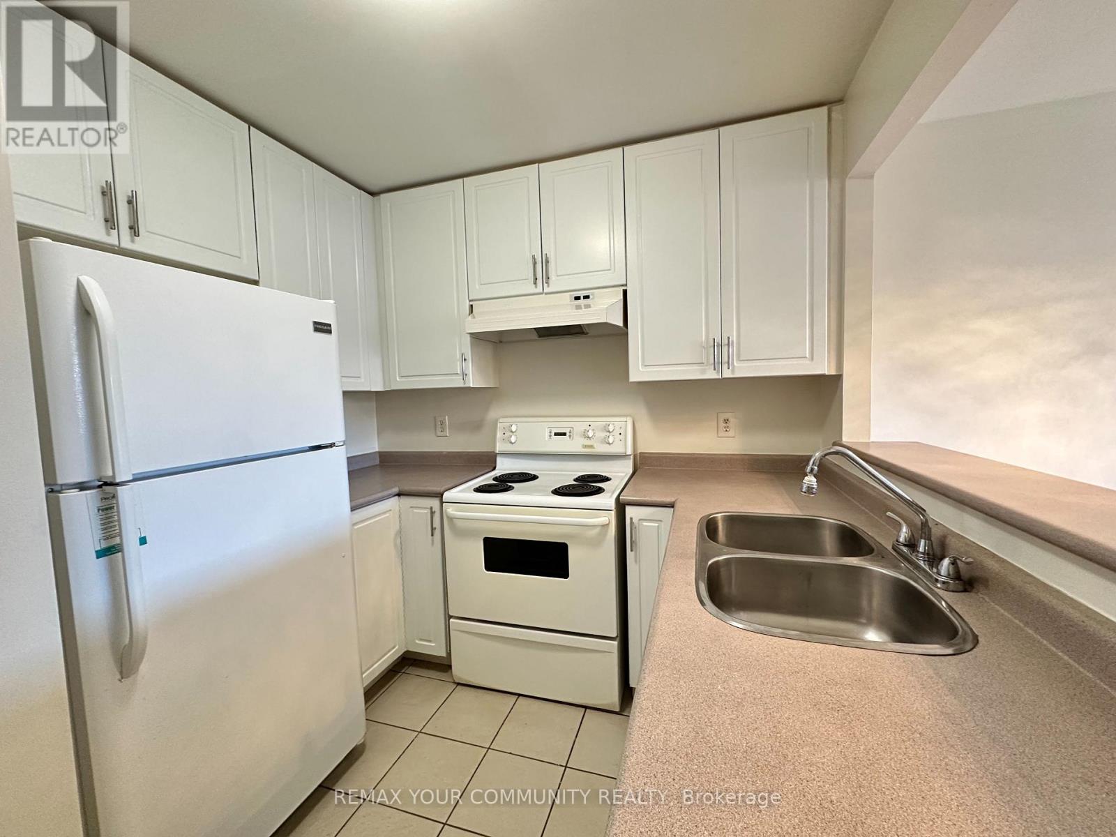 305 - 15207 Yonge Street, Aurora (Aurora Village), Ontario  L4G 1L8 - Photo 7 - N14106750