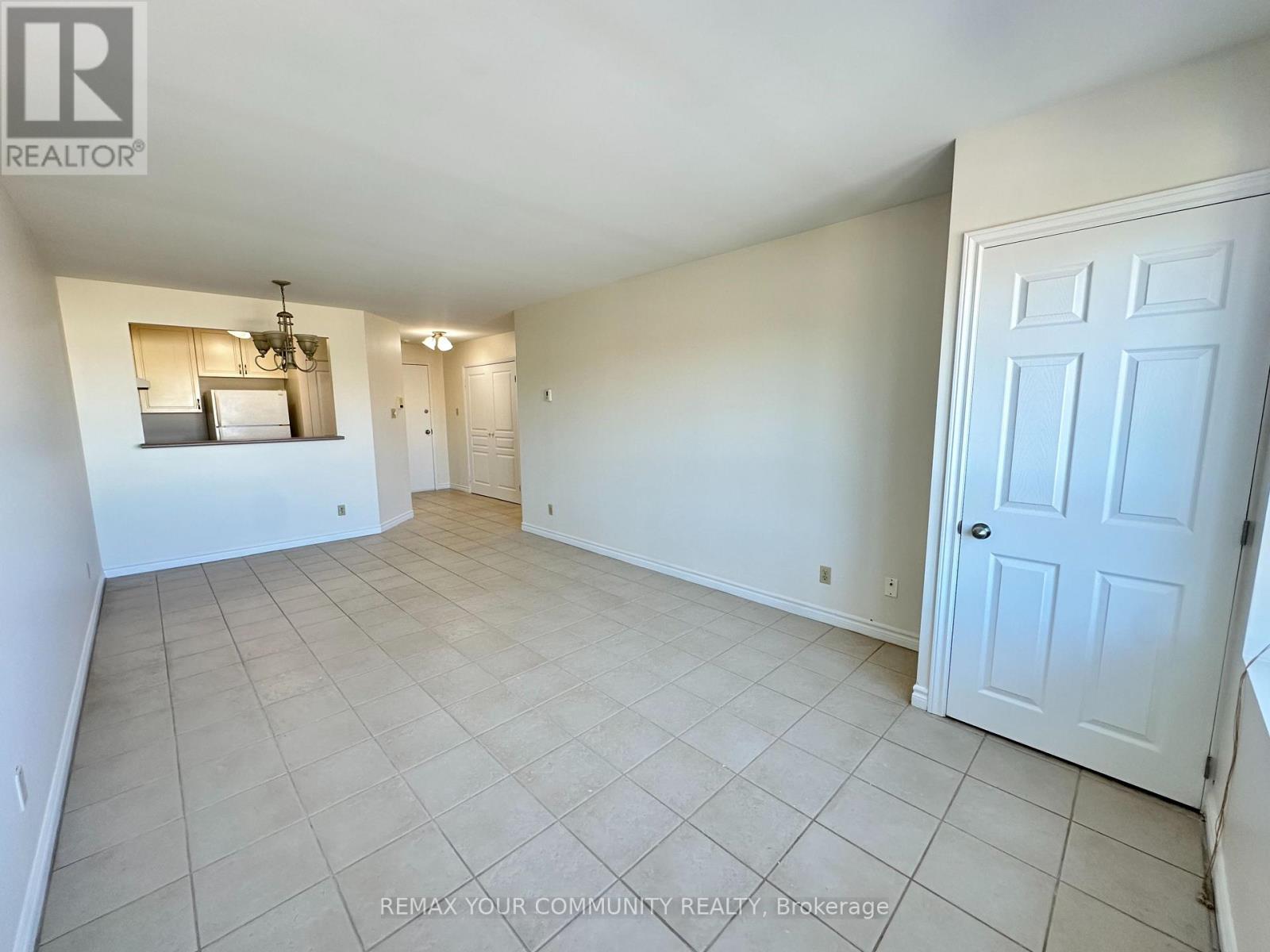 503 - 15207 Yonge Street, Aurora (Aurora Village), Ontario  L4G 1L8 - Photo 11 - N14106764