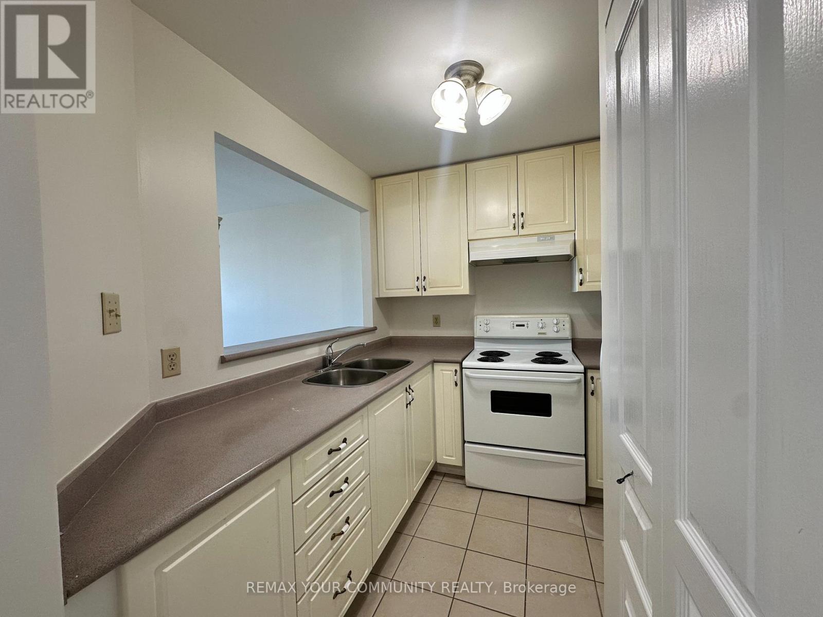 503 - 15207 Yonge Street, Aurora (Aurora Village), Ontario  L4G 1L8 - Photo 7 - N14106764