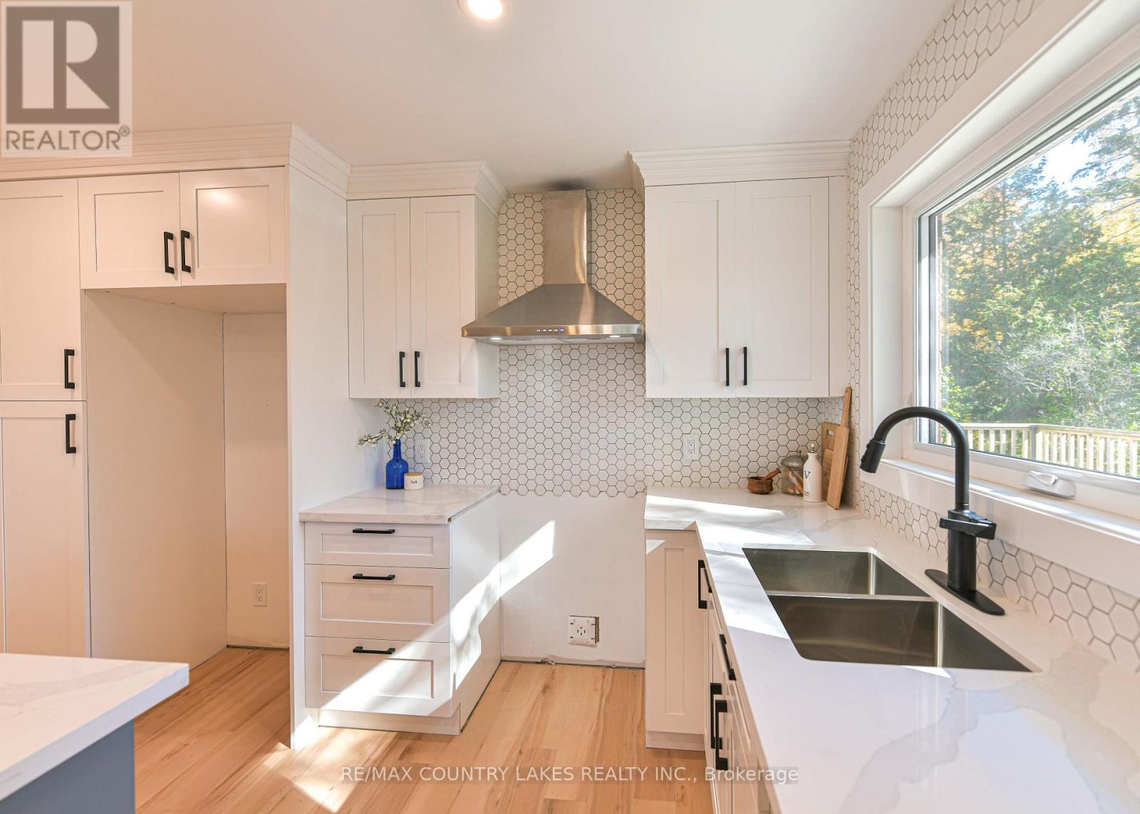 2255 O'neil Street, Ramara (Brechin), Ontario  L0K 1B0 - Photo 12 - S14106662