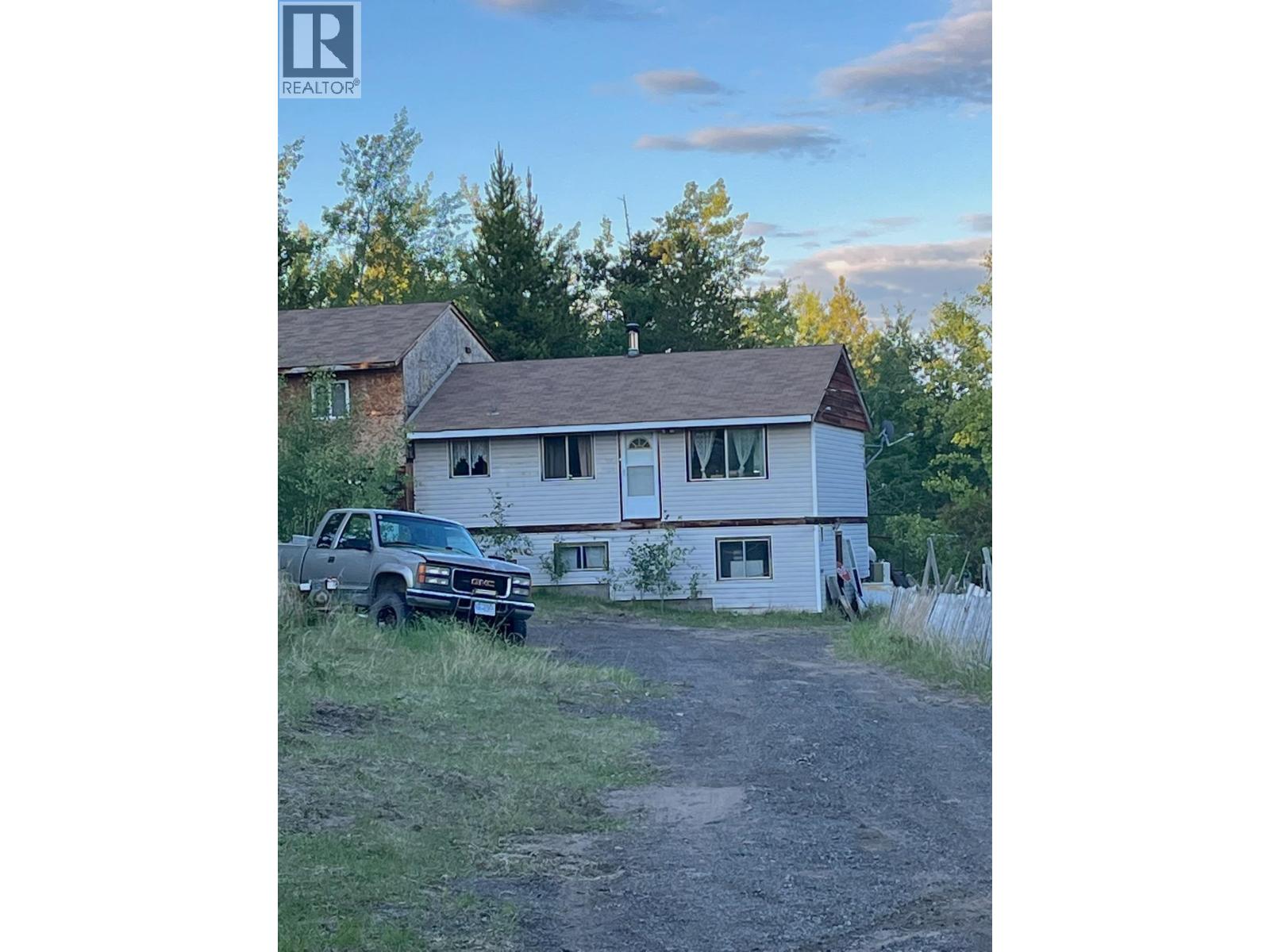 7285 90 Mile Loop Road, 100 Mile House, British Columbia  V0K 2E2 - Photo 2 - R3141101