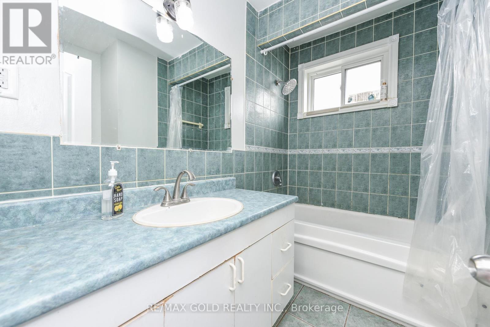 3773 Darla Drive, Mississauga (Malton), Ontario  L4T 2E1 - Photo 17 - W14106642