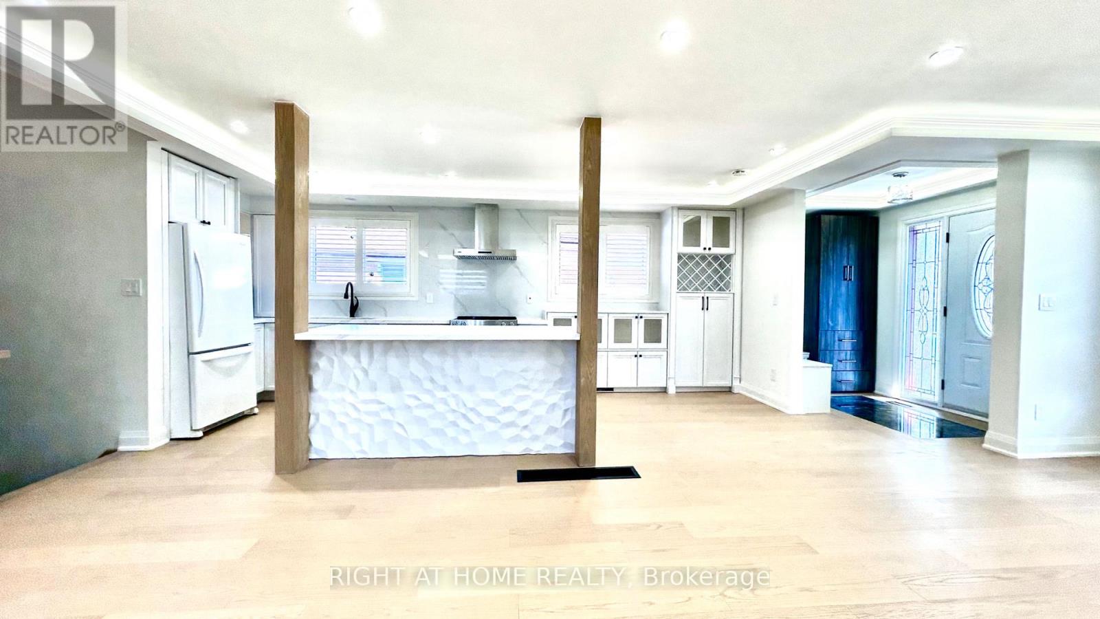 575 Eversley Drive, Mississauga, Ontario  L5A 2E1 - Photo 8 - W14091964