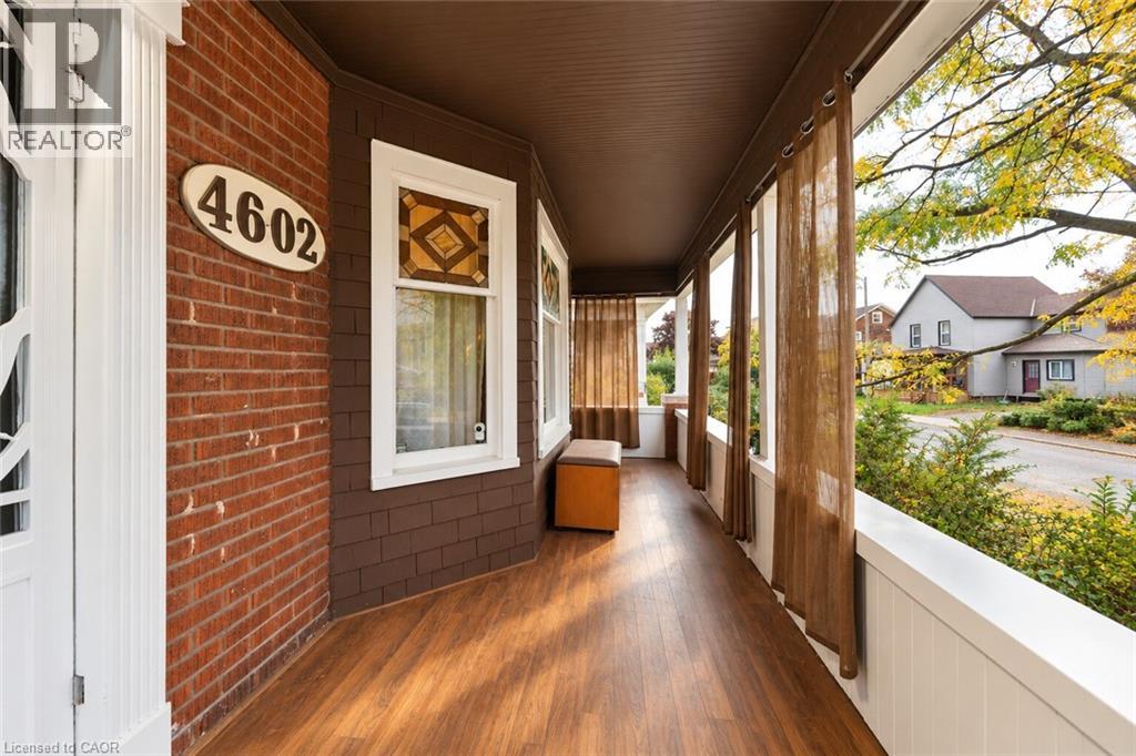 4602 Ryerson Crescent, Niagara Falls, Ontario  L2E 1E2 - Photo 2 - 40873304