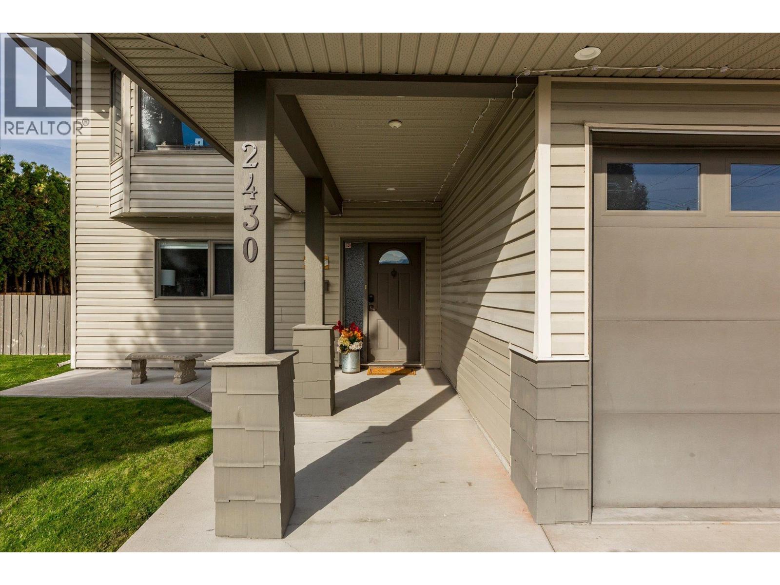 2430 Chieftain Road, West Kelowna, British Columbia  V4T 1N3 - Photo 4 - 10403592